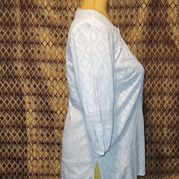 JM Collection: White Top - Picture 3 of 9